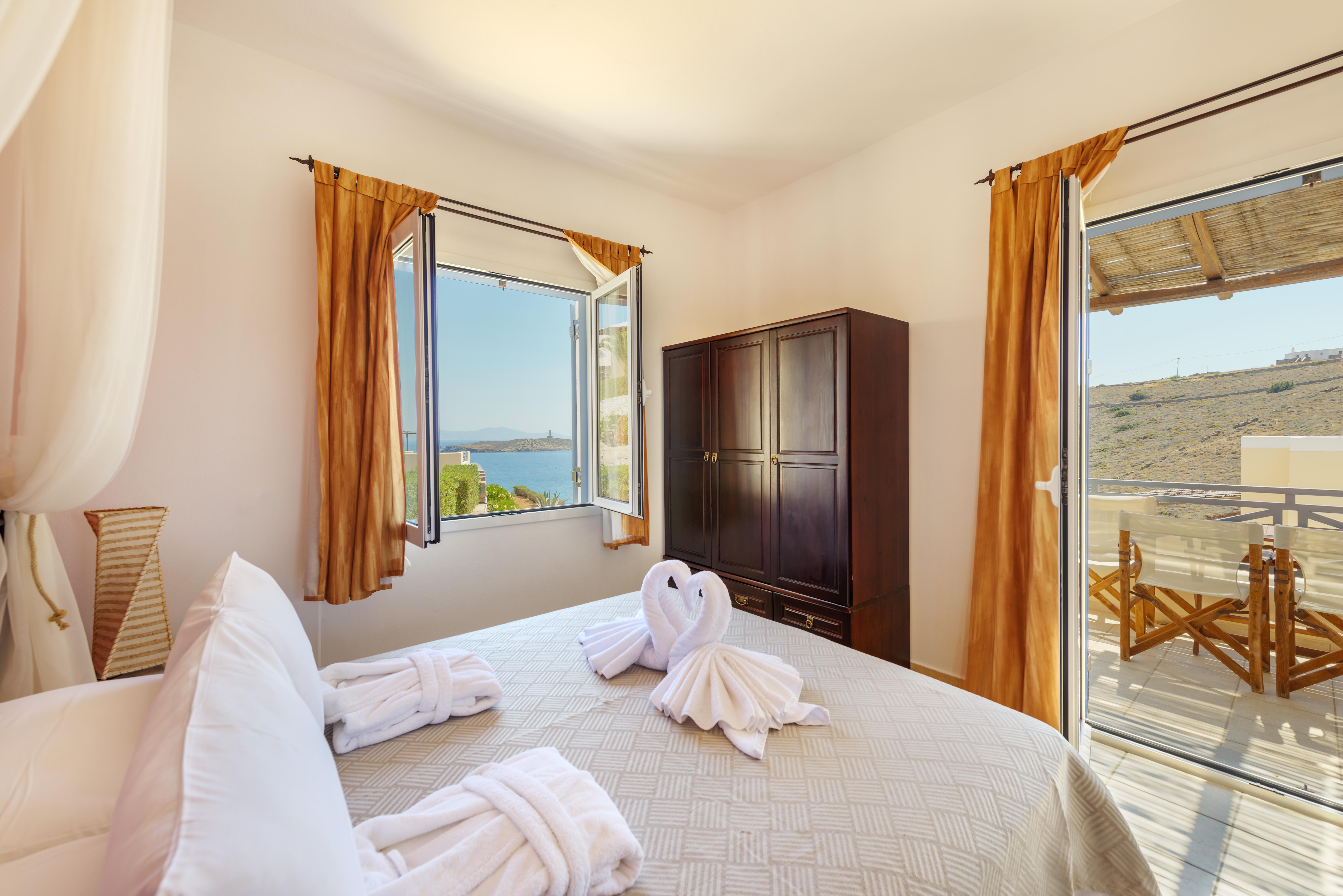 Sunrise Beach Suites Azolimnos Exterior photo