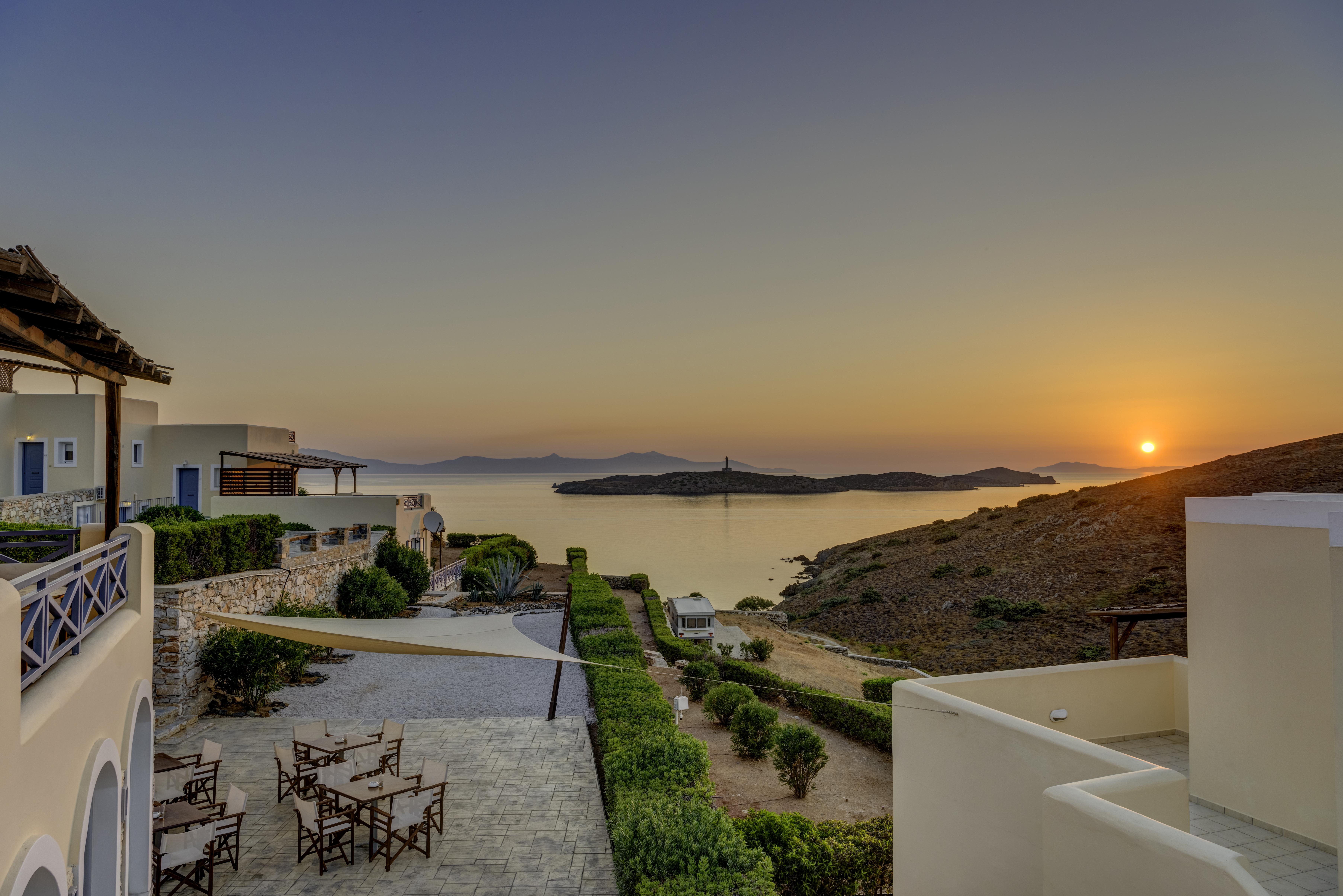 Sunrise Beach Suites Azolimnos Exterior photo