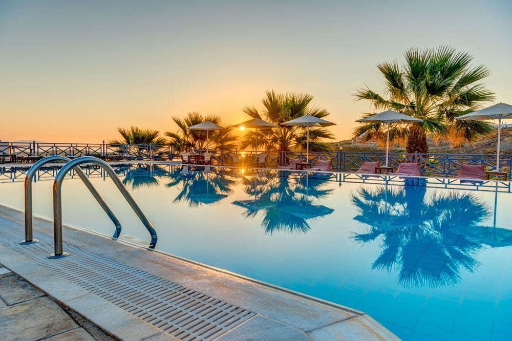 Sunrise Beach Suites Azolimnos Exterior photo